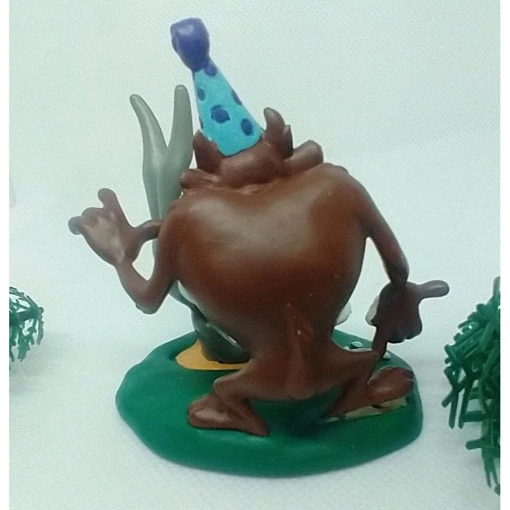 Taz Bugs Bunny 1995 Vintage Birthday Cake Topper Collectible ( Retired )